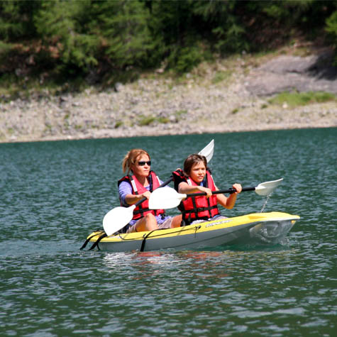 Attività sul lago di Livigno: canoa, kayak, kitesurf, pesca in montagna